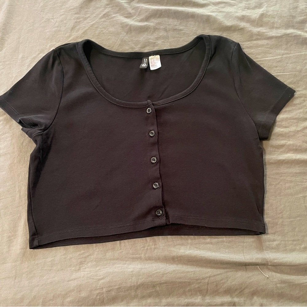 Divided button down cropped top sz large